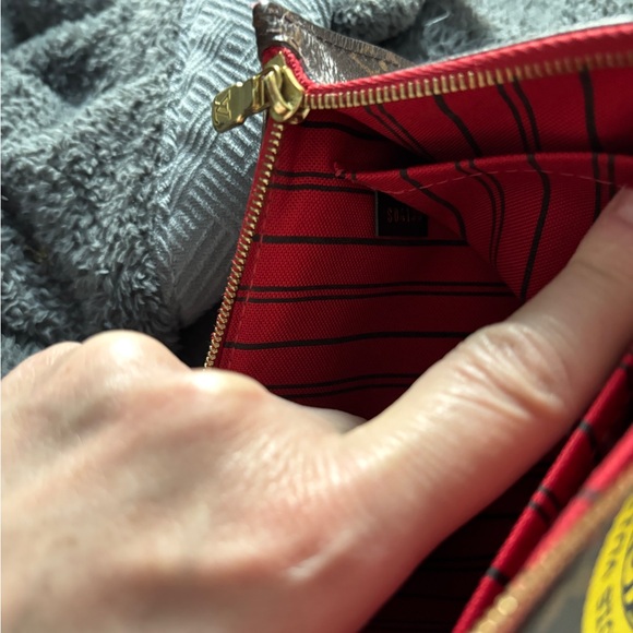 Louis Vuitton Monogram Zip Pouch - Picture 7 of 8